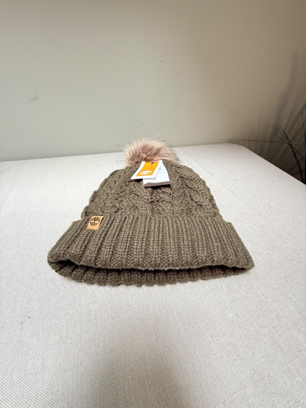Timberland Cable Knit Hat With Faux Fur Pom Pom New With Tag - Picture 7 of 11